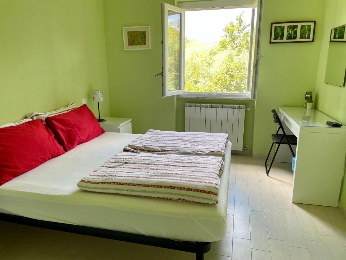 Bed and Breakfast Impronte Nel Bosco Calice al Cornoviglio Esterno foto