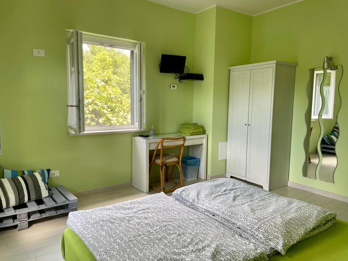 Bed and Breakfast Impronte Nel Bosco Calice al Cornoviglio Esterno foto
