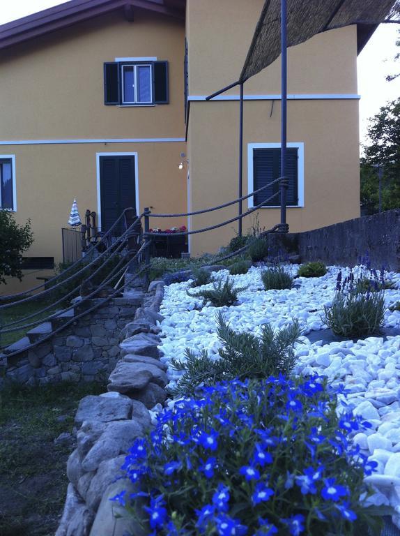 Bed and Breakfast Impronte Nel Bosco Calice al Cornoviglio Esterno foto
