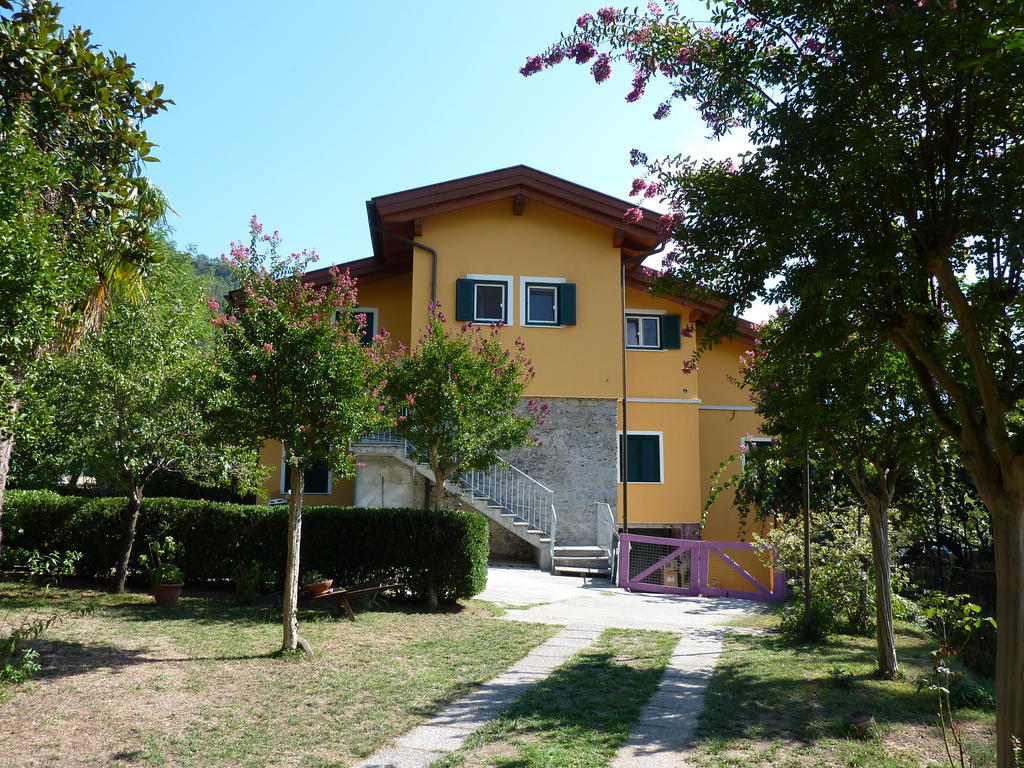 Bed and Breakfast Impronte Nel Bosco Calice al Cornoviglio Esterno foto
